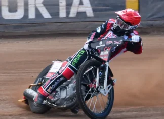Lider ostrowskiego klubu zmienia barwy